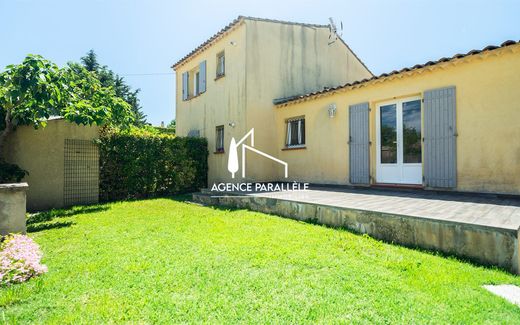 Edificio en L'Isle-sur-la-Sorgue, Vaucluse