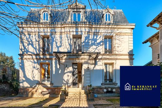 Maison de luxe à Bourg-la-Reine, Hauts-de-Seine