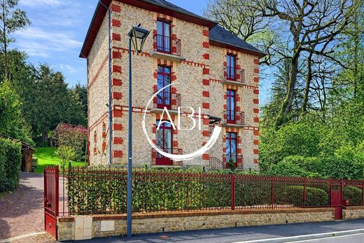 Casa di lusso a Bagnoles-de-l'Orne, Orne