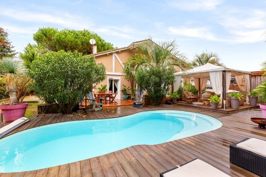 Luxury home in Villenave-d'Ornon, Gironde