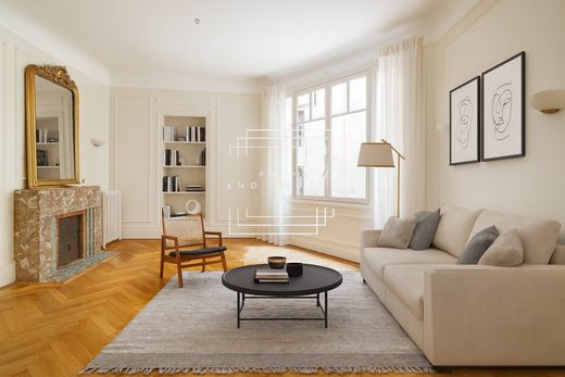 Apartment in Neuilly-sur-Seine, Hauts-de-Seine