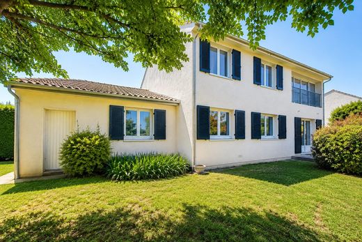 Luxury home in Montesson, Yvelines