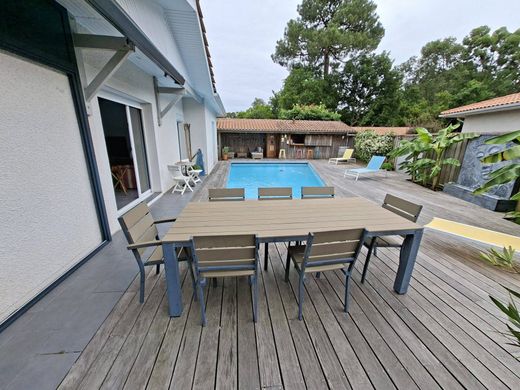 Luxury home in Andernos-les-Bains, Gironde