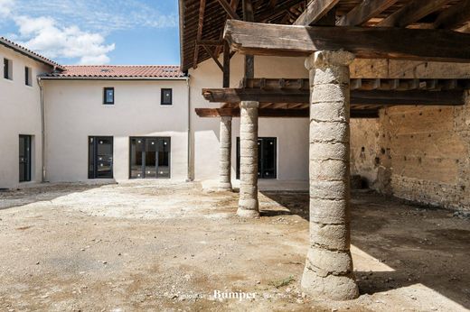 Luxe woning in Les Chères, Rhône