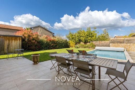 Luxury home in Curis-au-Mont-d'Or, Rhône