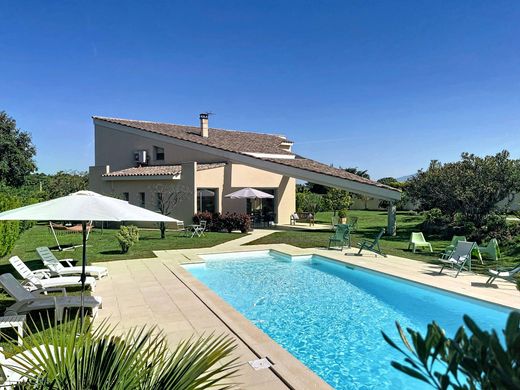 Maison de luxe à La Roque-sur-Pernes, Vaucluse