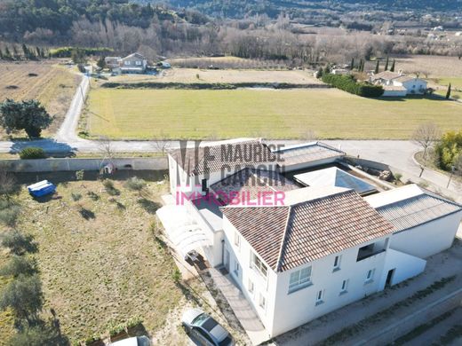 Luxus-Haus in Entrechaux, Vaucluse