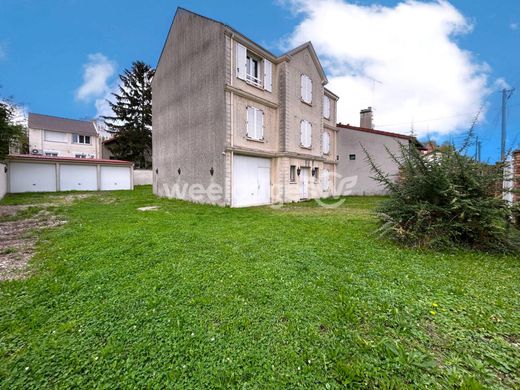 Residential complexes in Rosny-sous-Bois, Seine-Saint-Denis