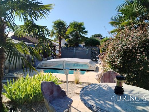 Luxury home in Fondettes, Indre and Loire