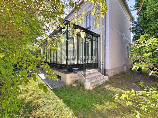 Luxury home in Joinville-le-Pont, Val-de-Marne