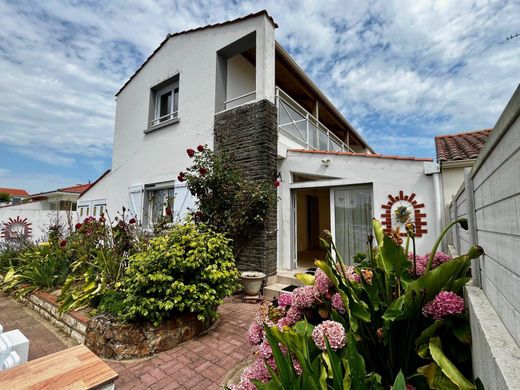 Luxe woning in Saint-Gilles-Croix-de-Vie, Vendée