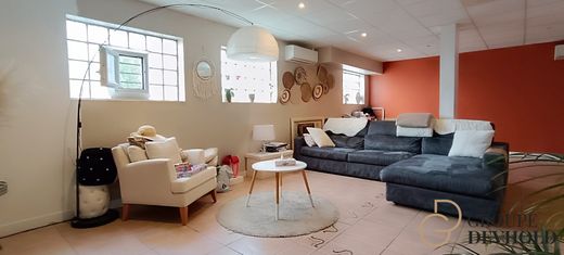 Luxus-Haus in Trappes, Yvelines