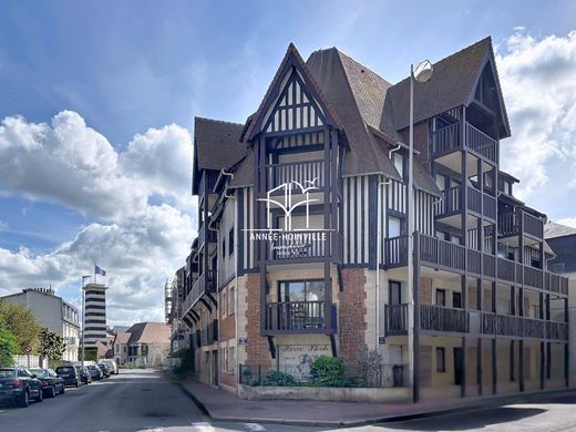 Apartment / Etagenwohnung in Deauville, Calvados