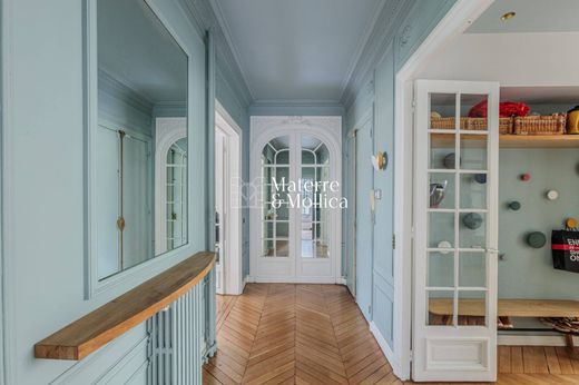 아파트 / Tour Eiffel, Invalides – Ecole Militaire, Saint-Thomas d’Aquin, Paris