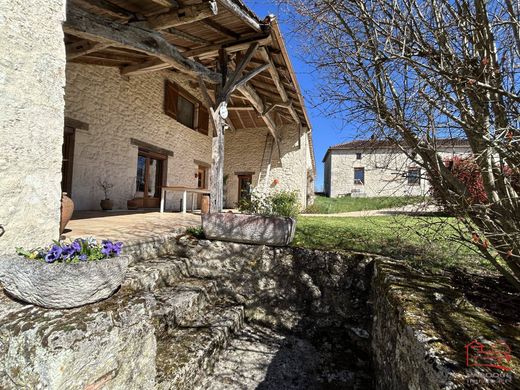 Luxe woning in Hautefage-la-Tour, Lot-et-Garonne