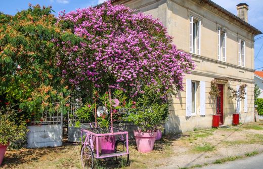 Residential complexes in Saint-André-de-Cubzac, Gironde