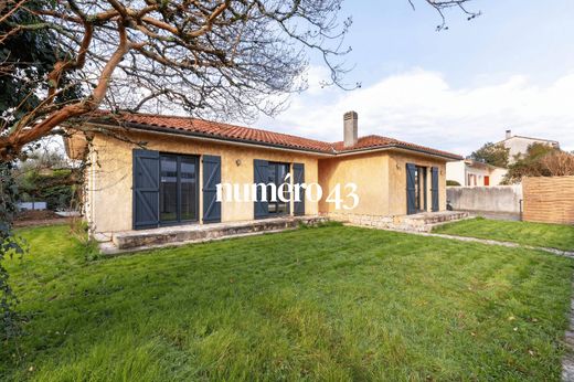 Luxury home in Mérignac, Gironde