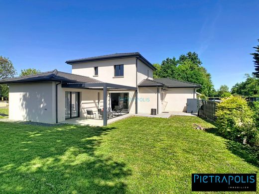 Luxury home in Saint-Georges-de-Reneins, Rhône