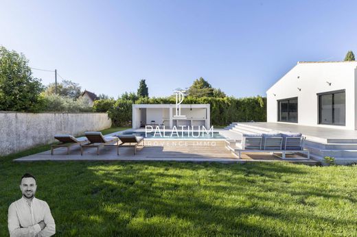 Luxury home in Salon-de-Provence, Bouches-du-Rhône