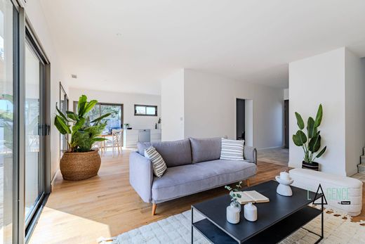 Luxury home in Mérignac, Gironde