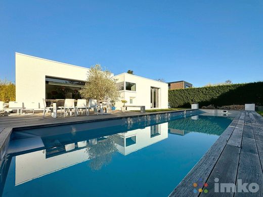 Элитный дом, Villeneuve-d'Ascq, North