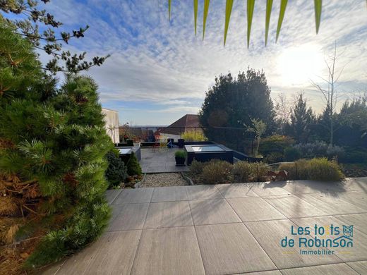 Luxus-Haus in Le Plessis-Robinson, Hauts-de-Seine