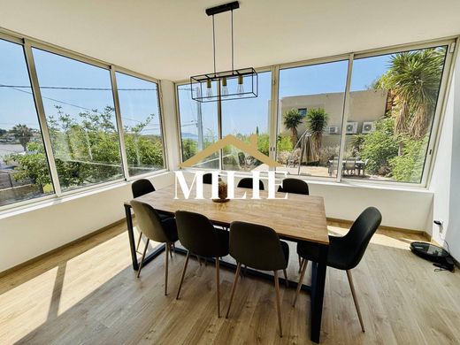 Apartment / Etagenwohnung in Bandol, Var