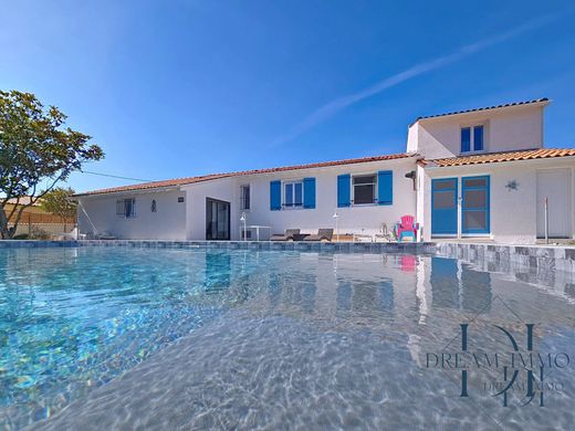 ‏בתי יוקרה ב  Roujan, Hérault