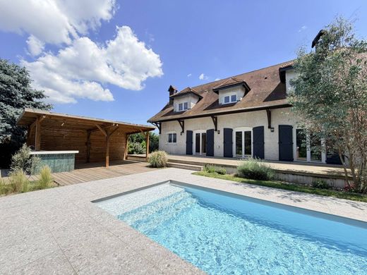 Luxury home in La Fouillouse, Loire