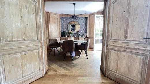 Luxury home in Mérignies, North
