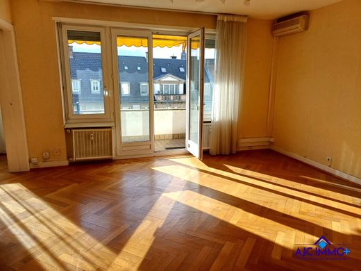 Apartment / Etagenwohnung in Straßburg, Bas-Rhin