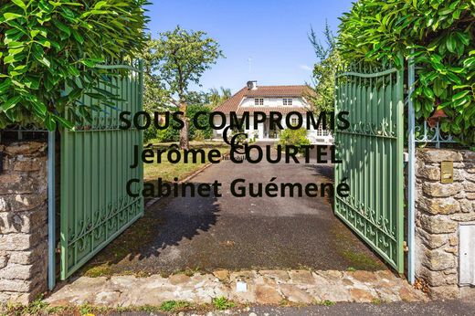 منزل ﻓﻲ Saint-Sébastien-sur-Loire, Loire-Atlantique