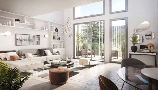 Apartment in Saint-Laurent-du-Var, Alpes-Maritimes