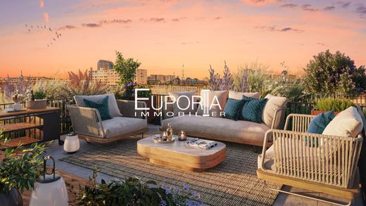 Apartment / Etagenwohnung in Issy-les-Moulineaux, Hauts-de-Seine