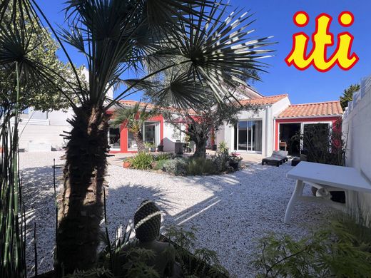 Luxury home in Les Sables-d'Olonne, Vendée
