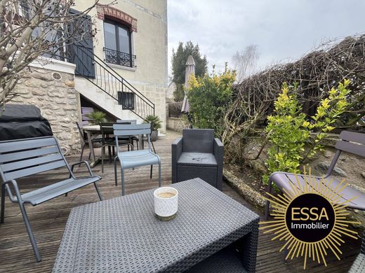 Luxury home in Chavenay, Yvelines