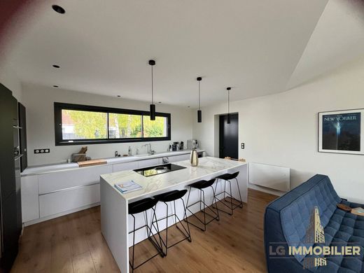 Luxury home in Saint-Fuscien, Somme