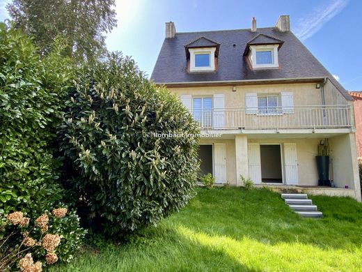 Casa di lusso a La Celle-Saint-Cloud, Yvelines