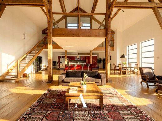 Luxury home in Thoiry, Ain