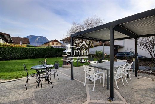 Casa di lusso a Cluses, Alta Savoia