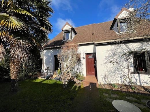 Casa de lujo en Le Plessis-Trévise, Valle de Marne