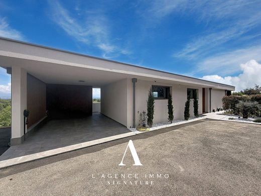 Luxury home in Grilly, Ain