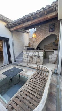 Luxe woning in Aigues-Mortes, Gard