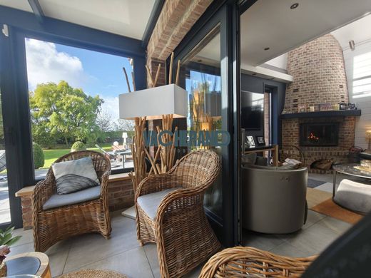 호화 저택 / Estaires, North