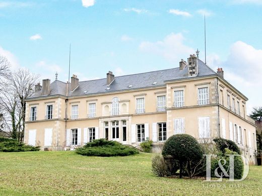 Schloss / Burg in Poitiers, Vienne