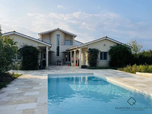 Maison de luxe à Sainte-Eulalie, Gironde