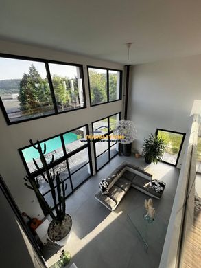 Luxury home in Planfoy, Loire