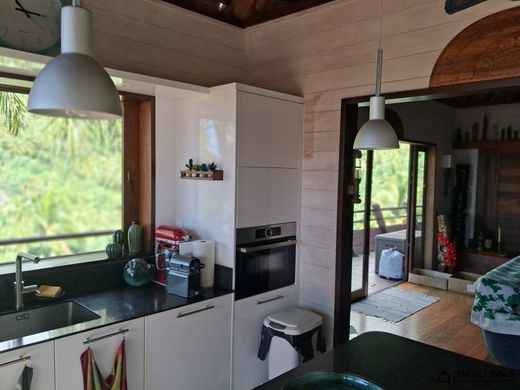 Luxury home in Haapiti, Îles du Vent