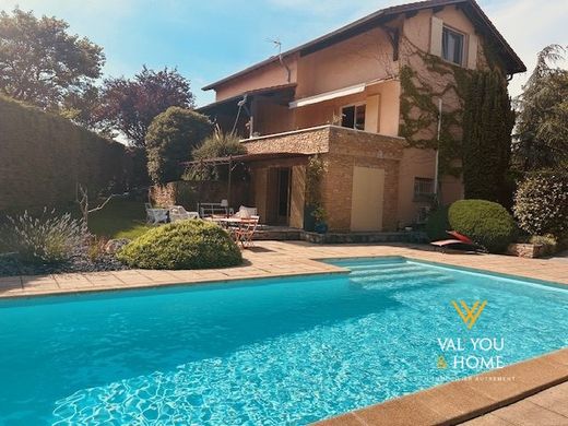 Luxe woning in Vernaison, Rhône