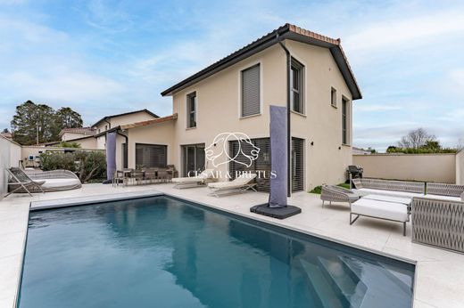 Luxury home in Charly, Rhône